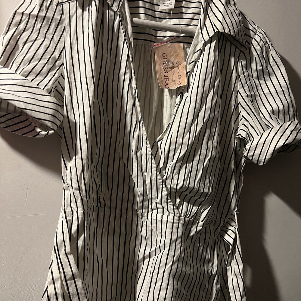 NEW- GUESS Jeans — blouse— size large